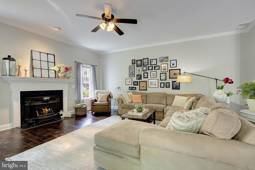 3707 EAGLES NEST COURT