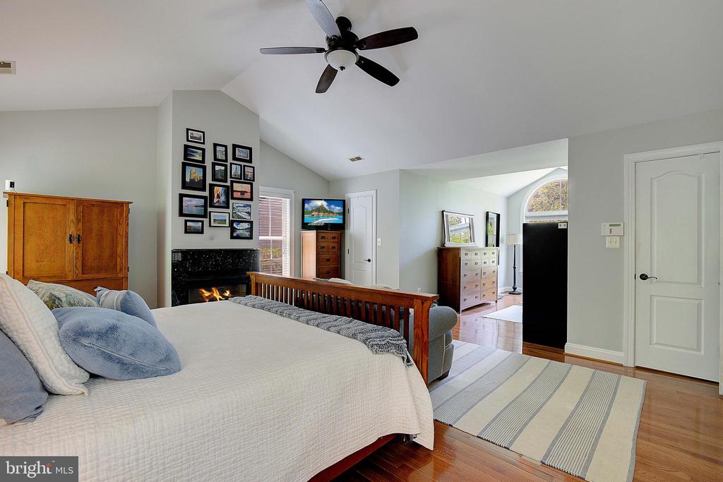 3707 EAGLES NEST COURT