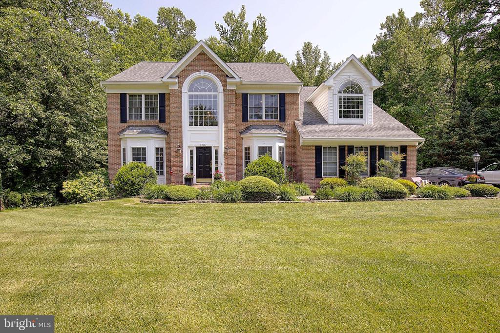 3707 EAGLES NEST COURT