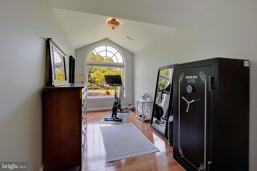 3707 EAGLES NEST COURT