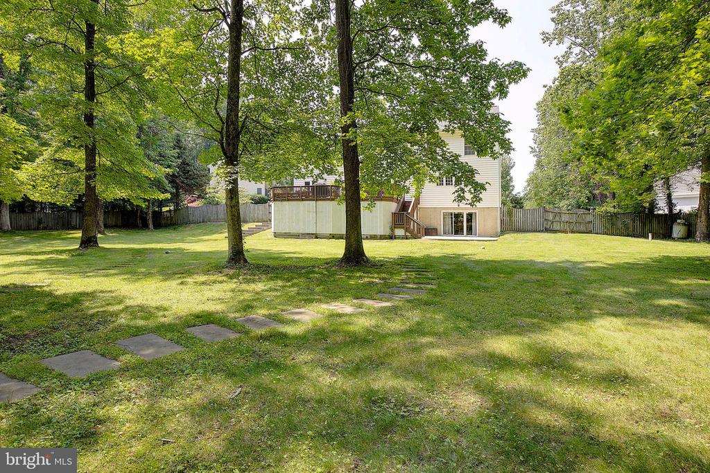 3707 EAGLES NEST COURT