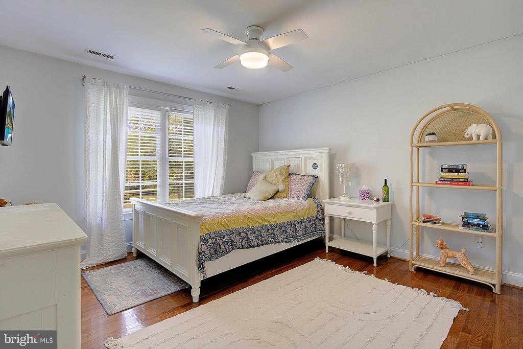 3707 EAGLES NEST COURT