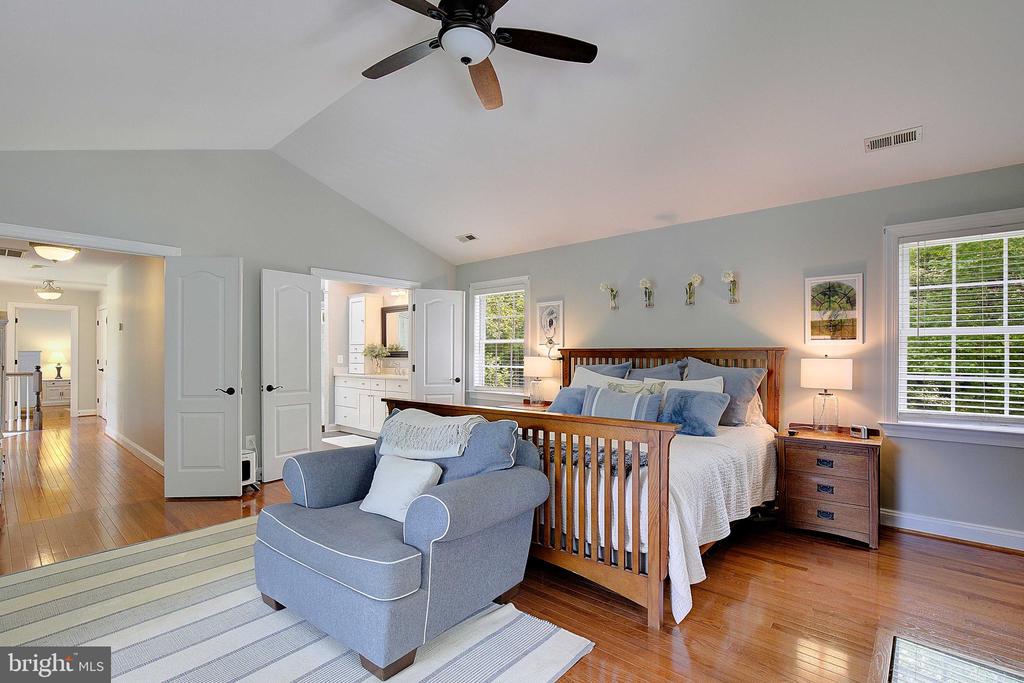 3707 EAGLES NEST COURT