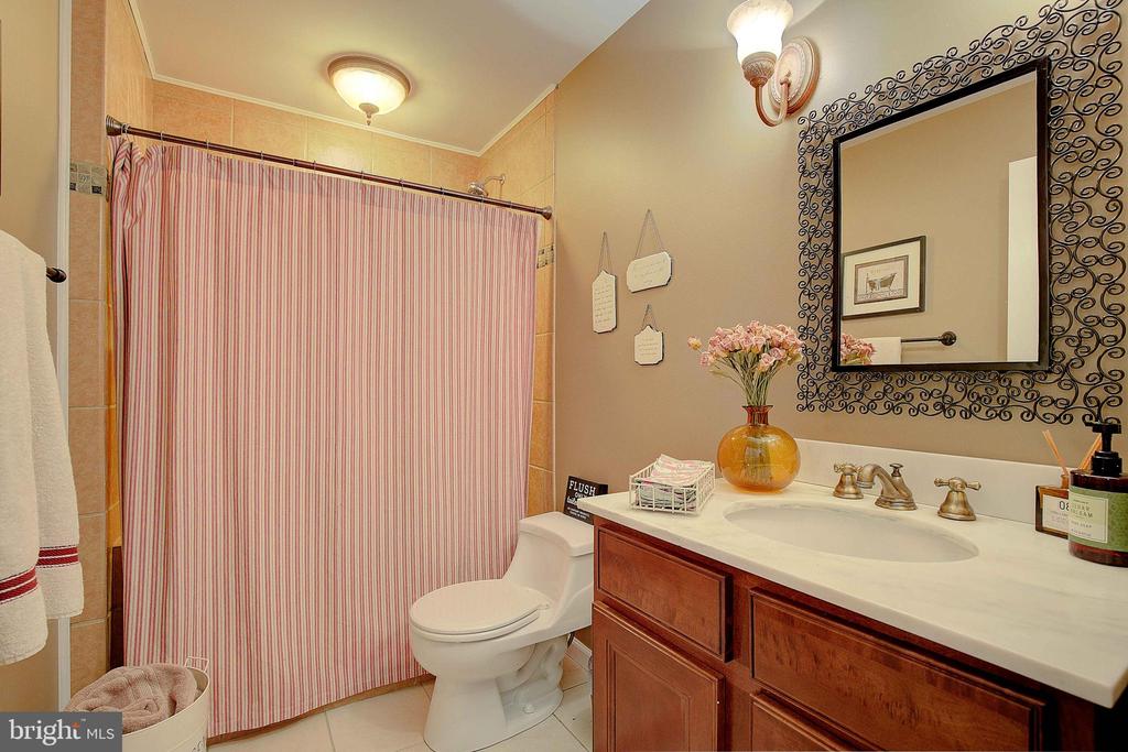 3707 EAGLES NEST COURT
