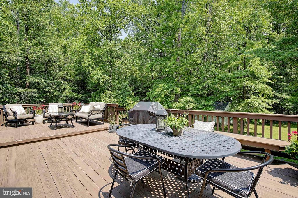 3707 EAGLES NEST COURT