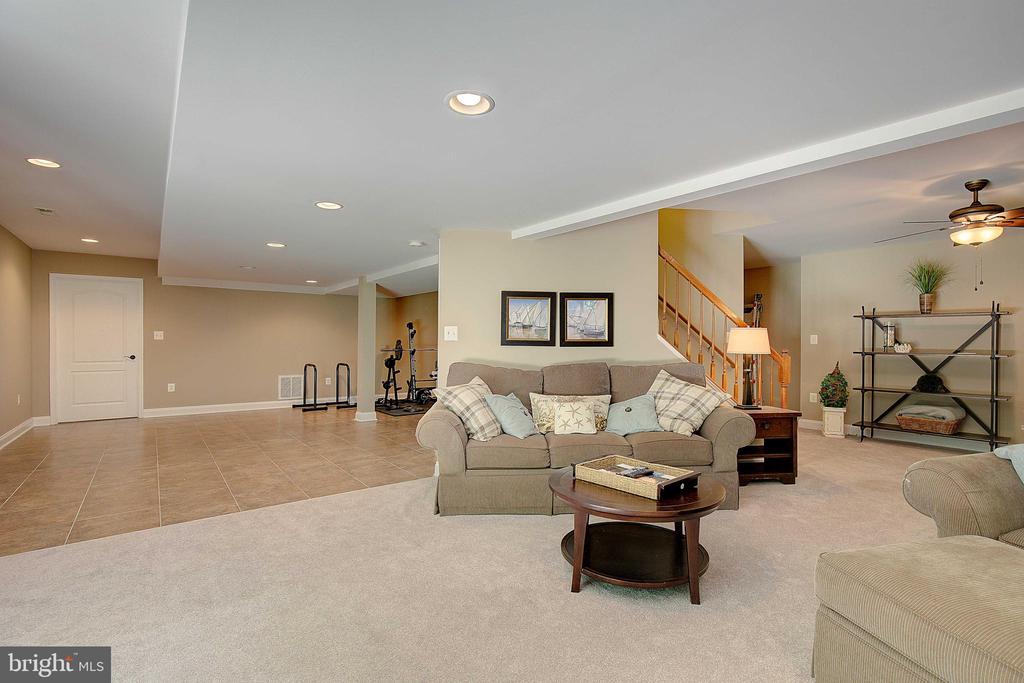3707 EAGLES NEST COURT