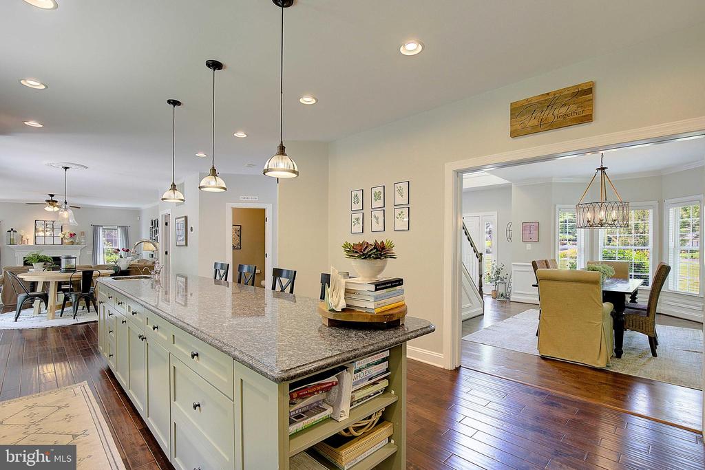 3707 EAGLES NEST COURT