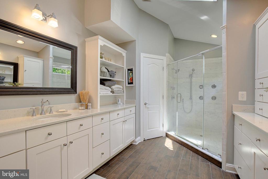 3707 EAGLES NEST COURT