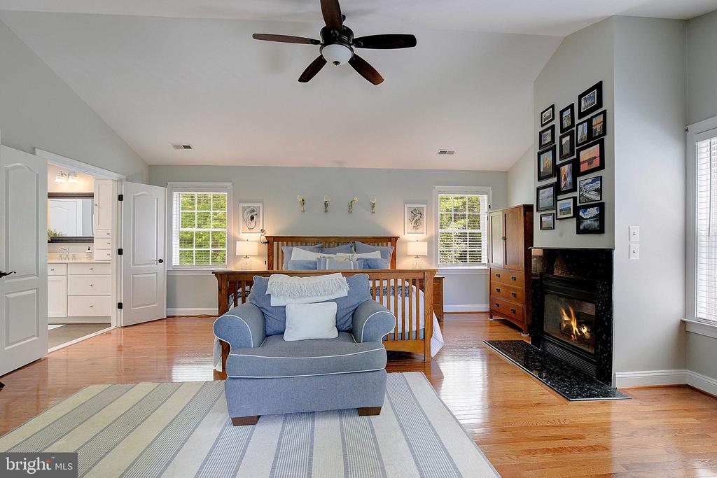 3707 EAGLES NEST COURT