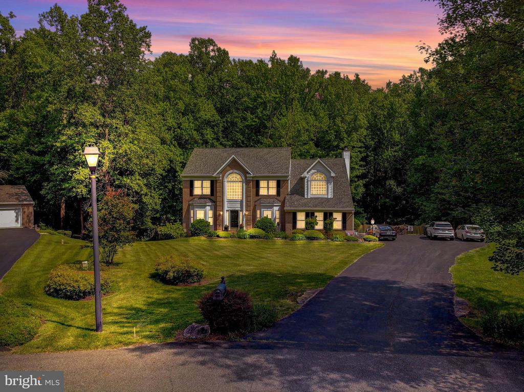 3707 EAGLES NEST COURT