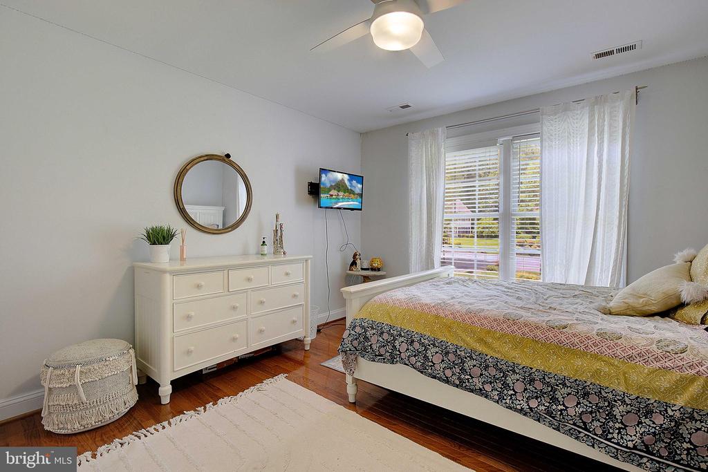 3707 EAGLES NEST COURT