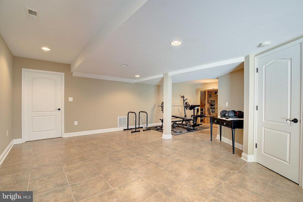 3707 EAGLES NEST COURT