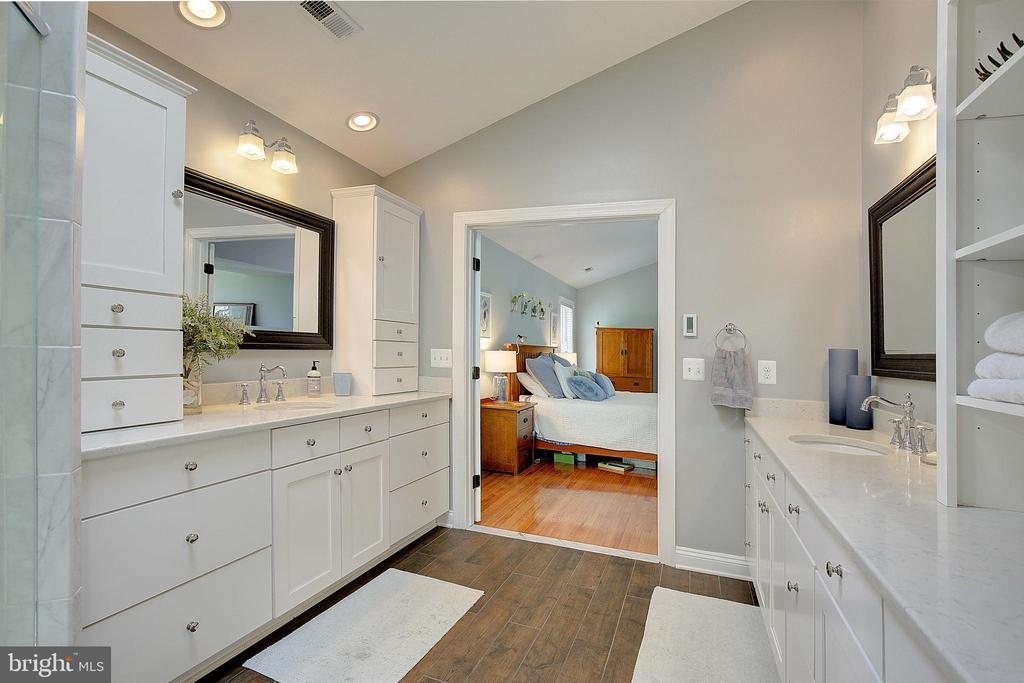 3707 EAGLES NEST COURT
