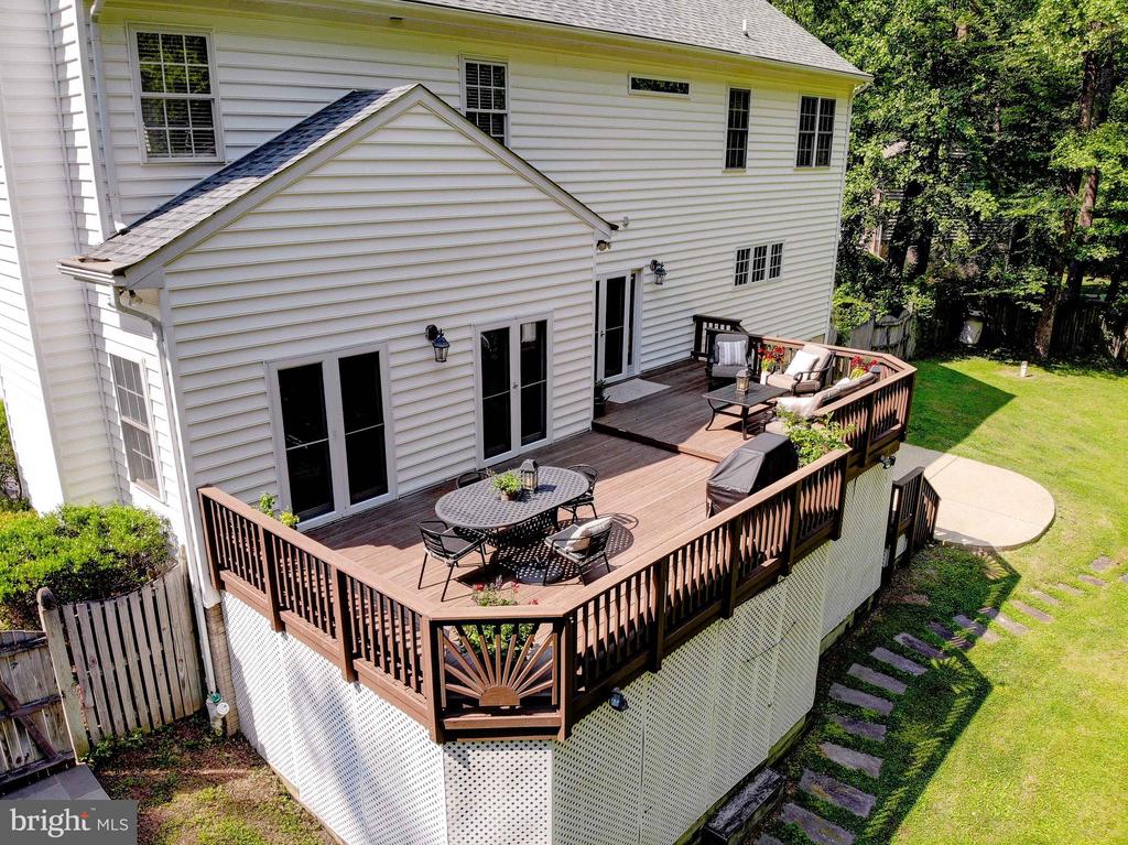3707 EAGLES NEST COURT