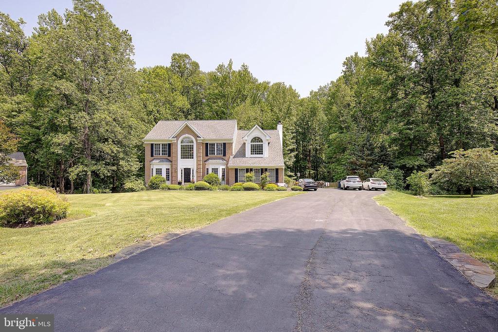 3707 EAGLES NEST COURT