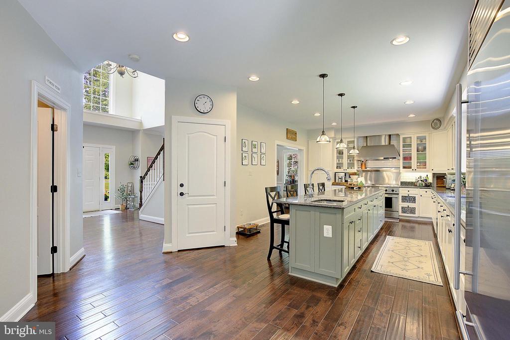 3707 EAGLES NEST COURT