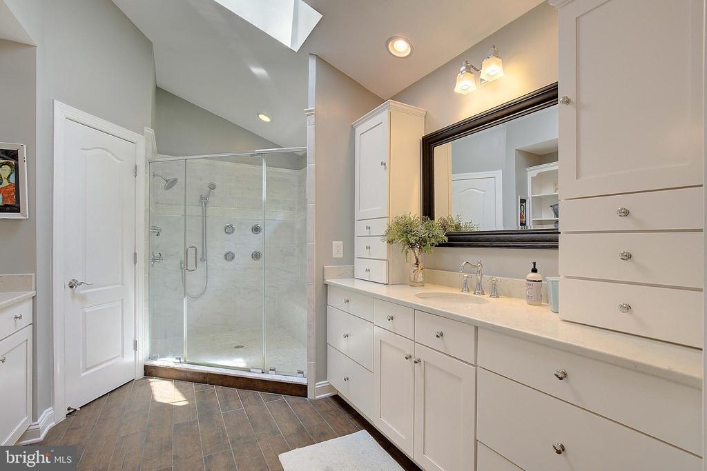 3707 EAGLES NEST COURT