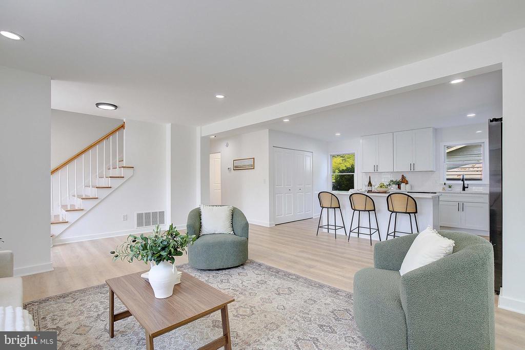 468 RIVERVIEW DRIVE