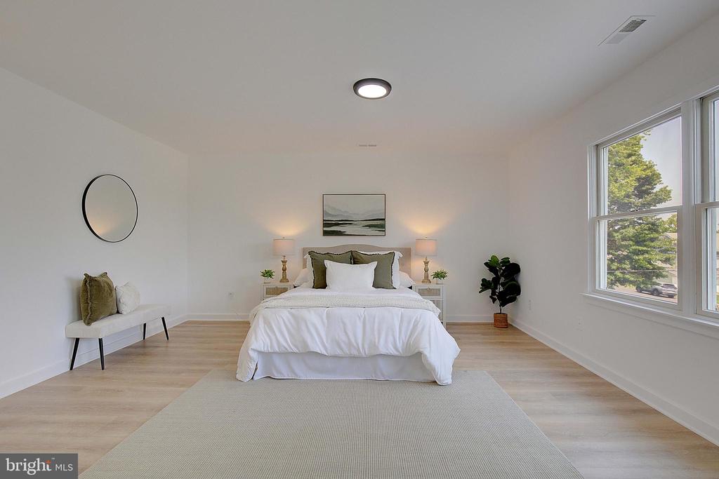 468 RIVERVIEW DRIVE