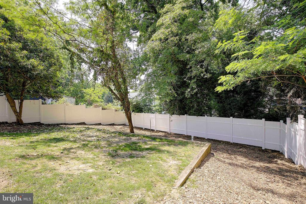 468 RIVERVIEW DRIVE