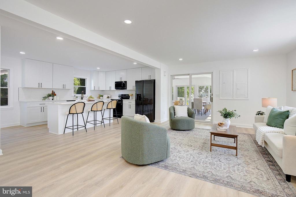 468 RIVERVIEW DRIVE