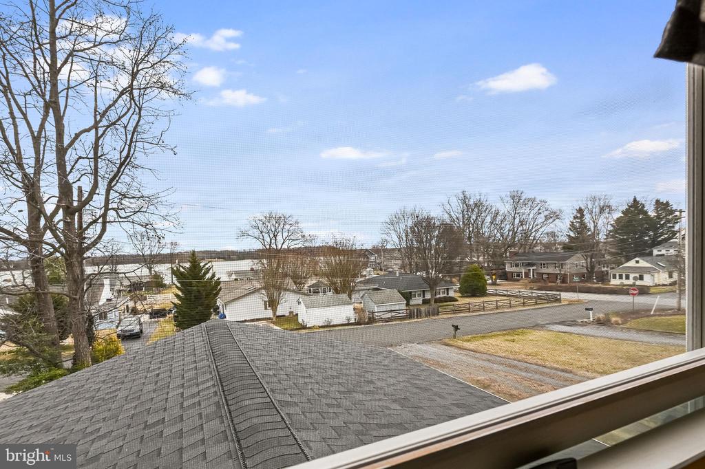 468 RIVERVIEW DRIVE