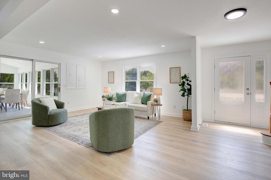 468 RIVERVIEW DRIVE