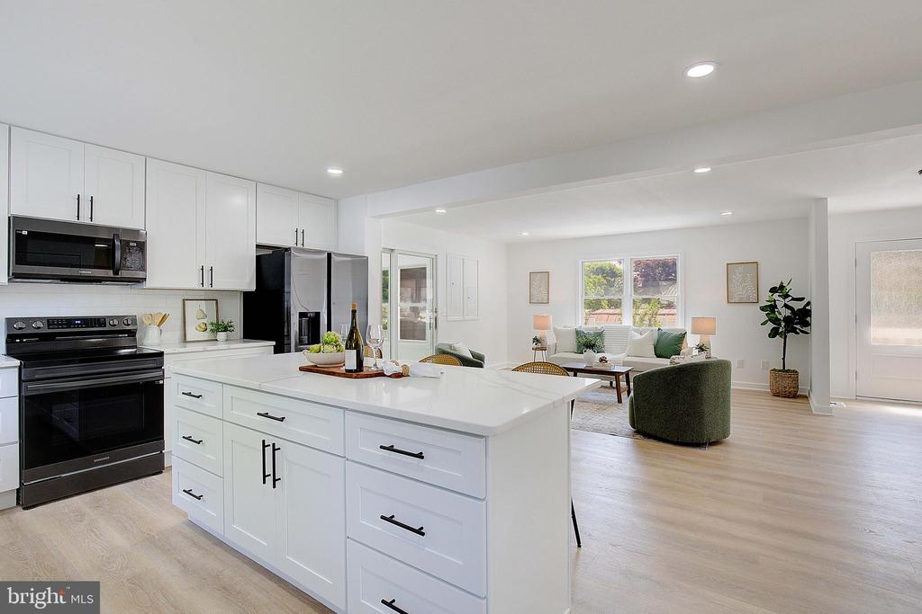 468 RIVERVIEW DRIVE