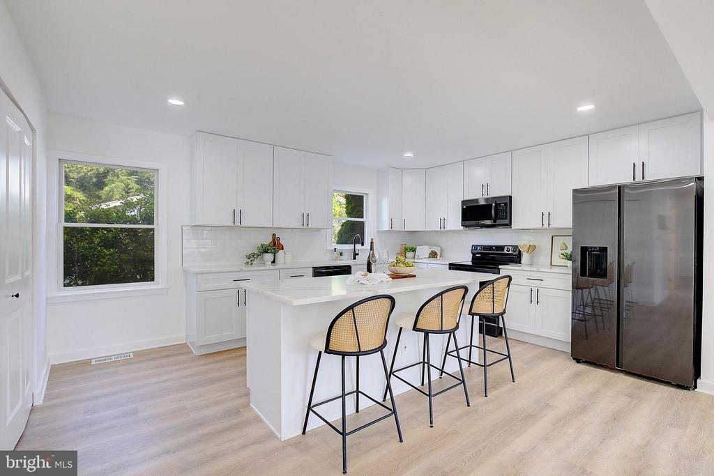 468 RIVERVIEW DRIVE