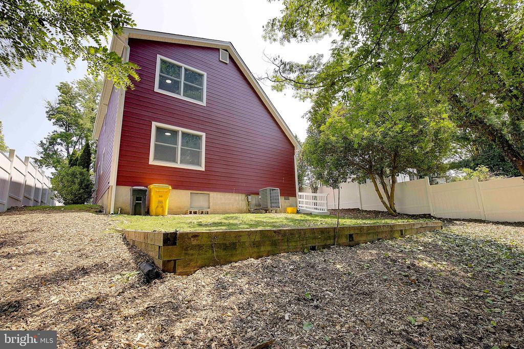 468 RIVERVIEW DRIVE