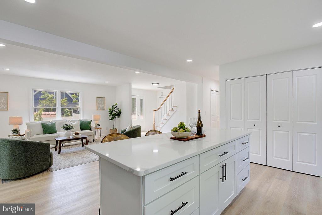 468 RIVERVIEW DRIVE