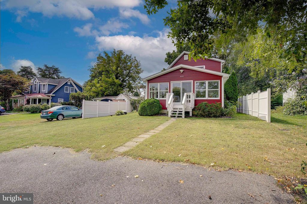 468 RIVERVIEW DRIVE