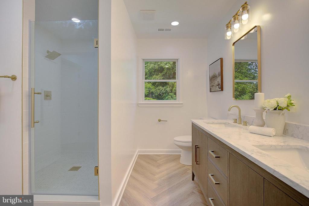 468 RIVERVIEW DRIVE