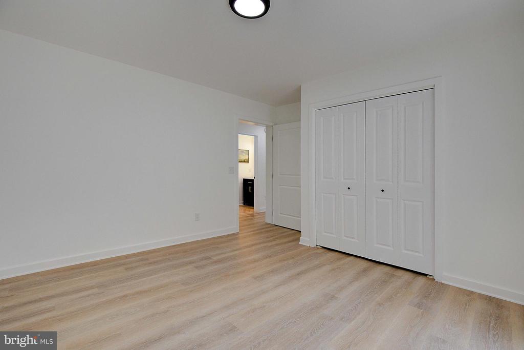 468 RIVERVIEW DRIVE