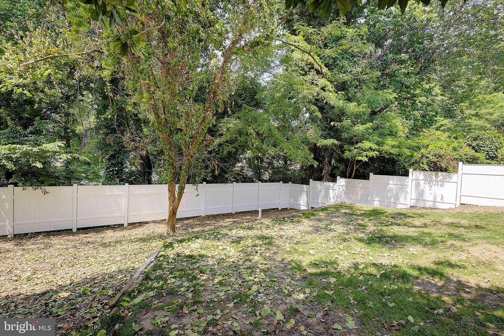 468 RIVERVIEW DRIVE