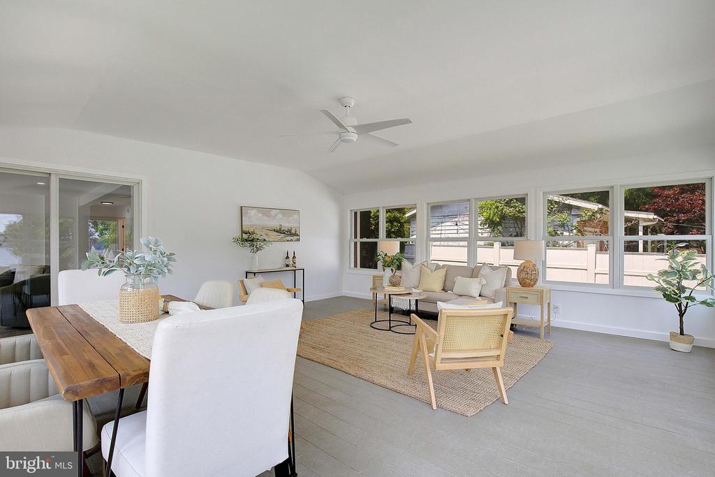 468 RIVERVIEW DRIVE