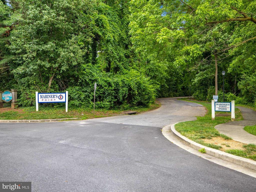 911 BREAKWATER DRIVE