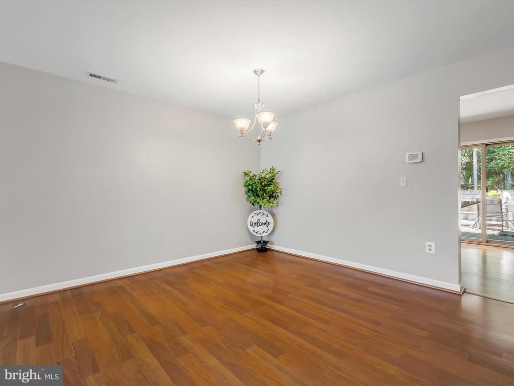 911 BREAKWATER DRIVE
