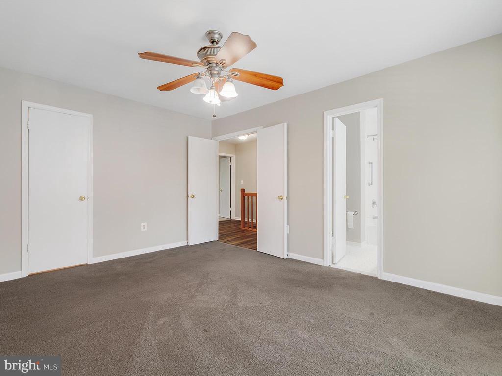 911 BREAKWATER DRIVE