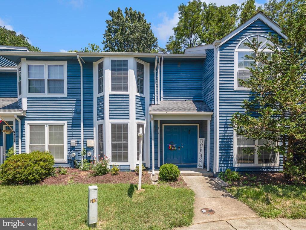 911 BREAKWATER DRIVE