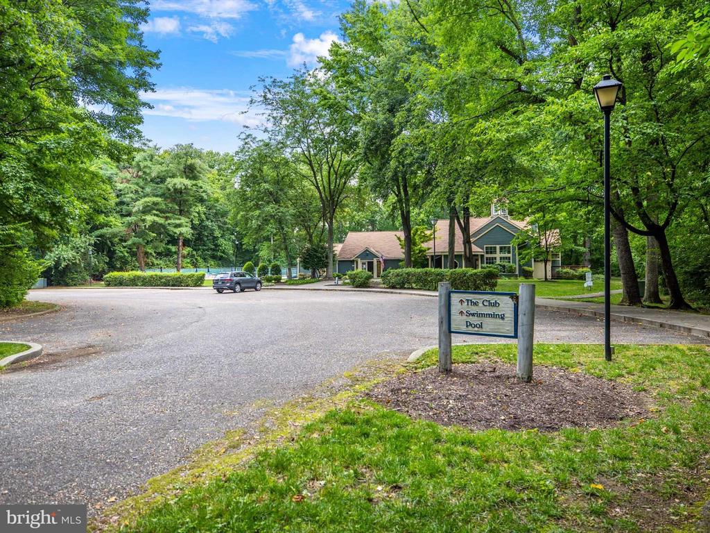 911 BREAKWATER DRIVE