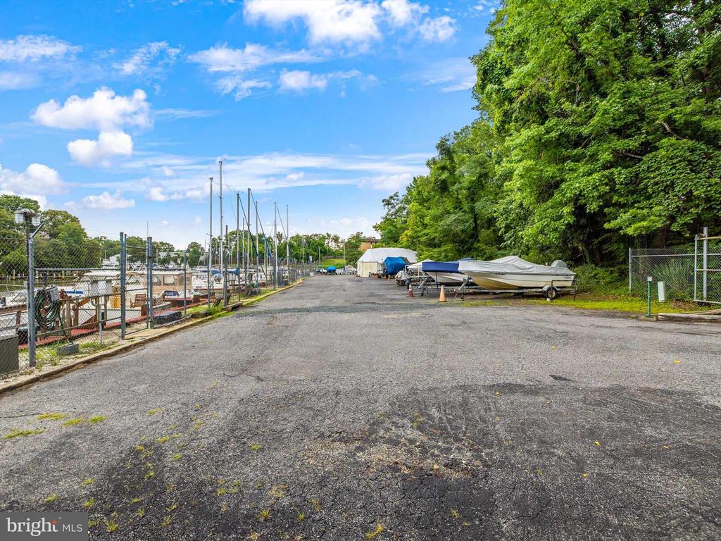 911 BREAKWATER DRIVE