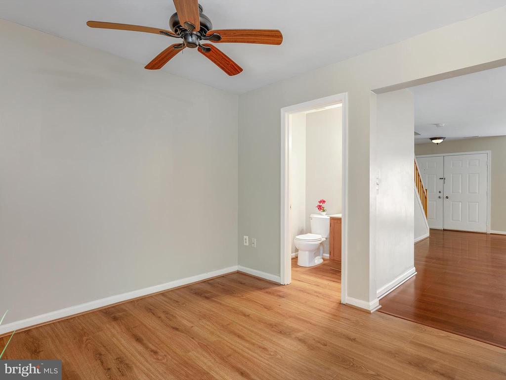 911 BREAKWATER DRIVE