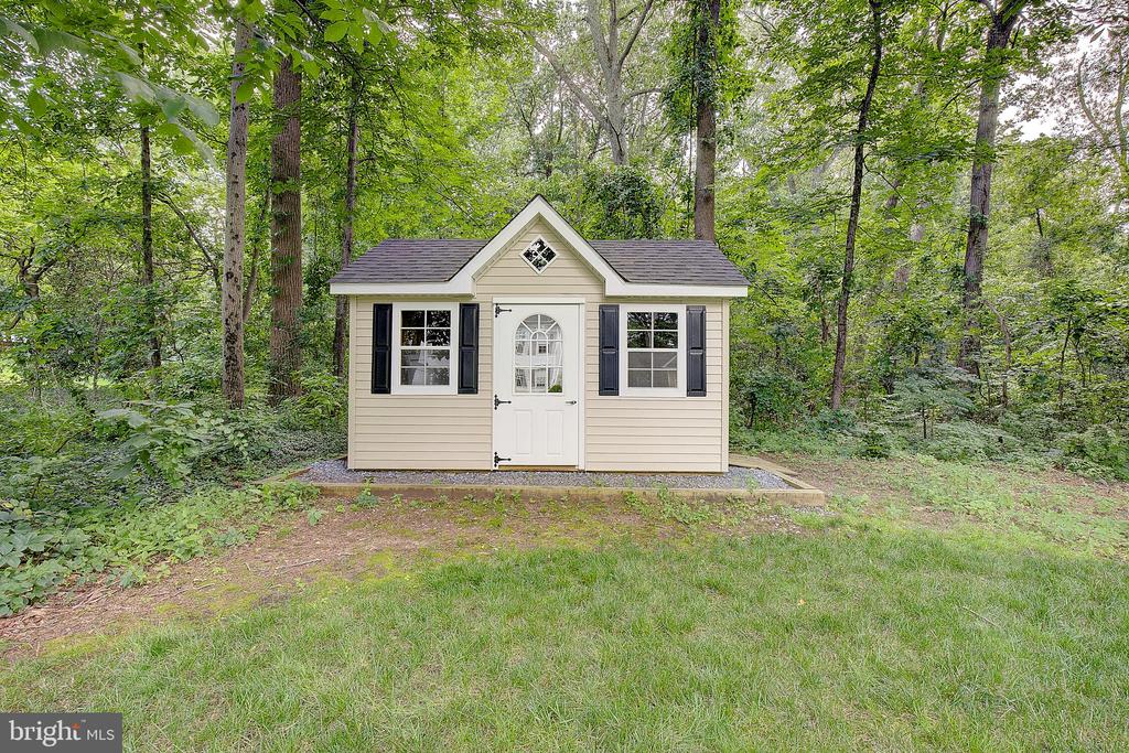 34 CHARTHAM LANE