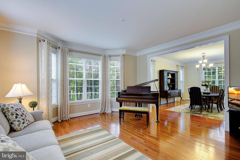 34 CHARTHAM LANE