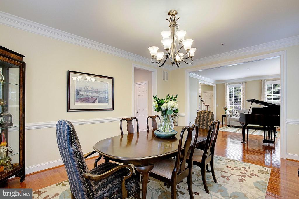 34 CHARTHAM LANE