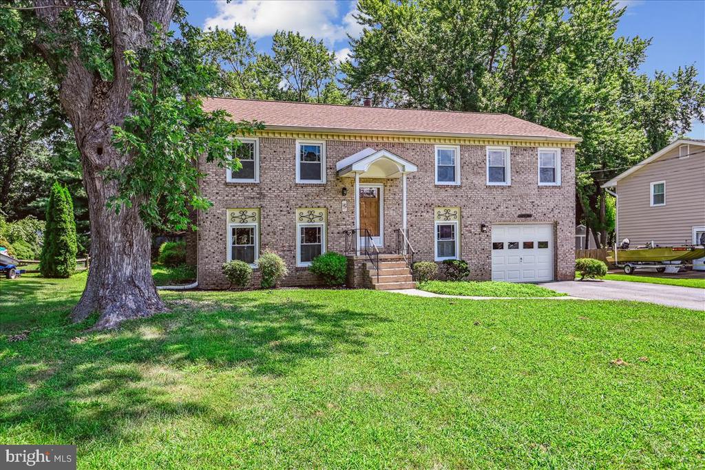 84 GREAT LAKE DRIVE