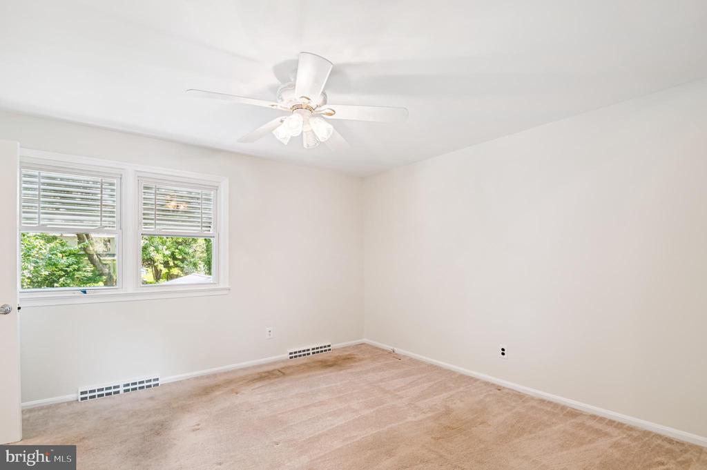 84 GREAT LAKE DRIVE