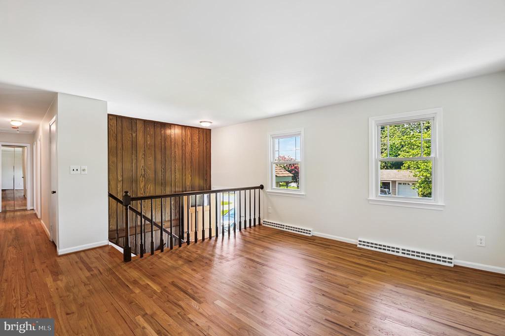 84 GREAT LAKE DRIVE