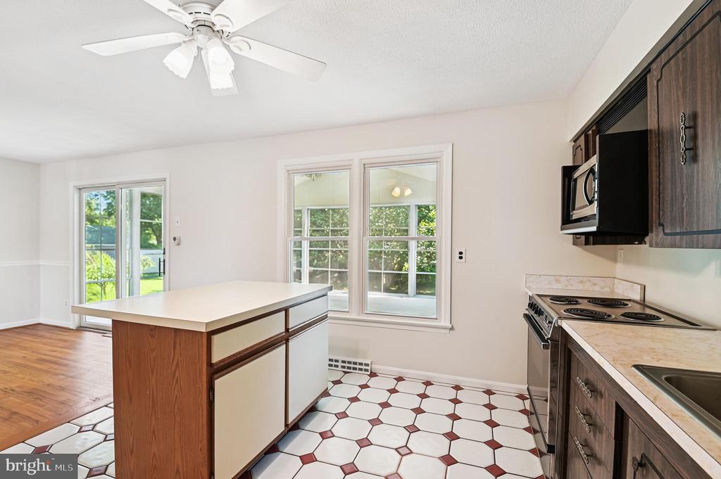 84 GREAT LAKE DRIVE